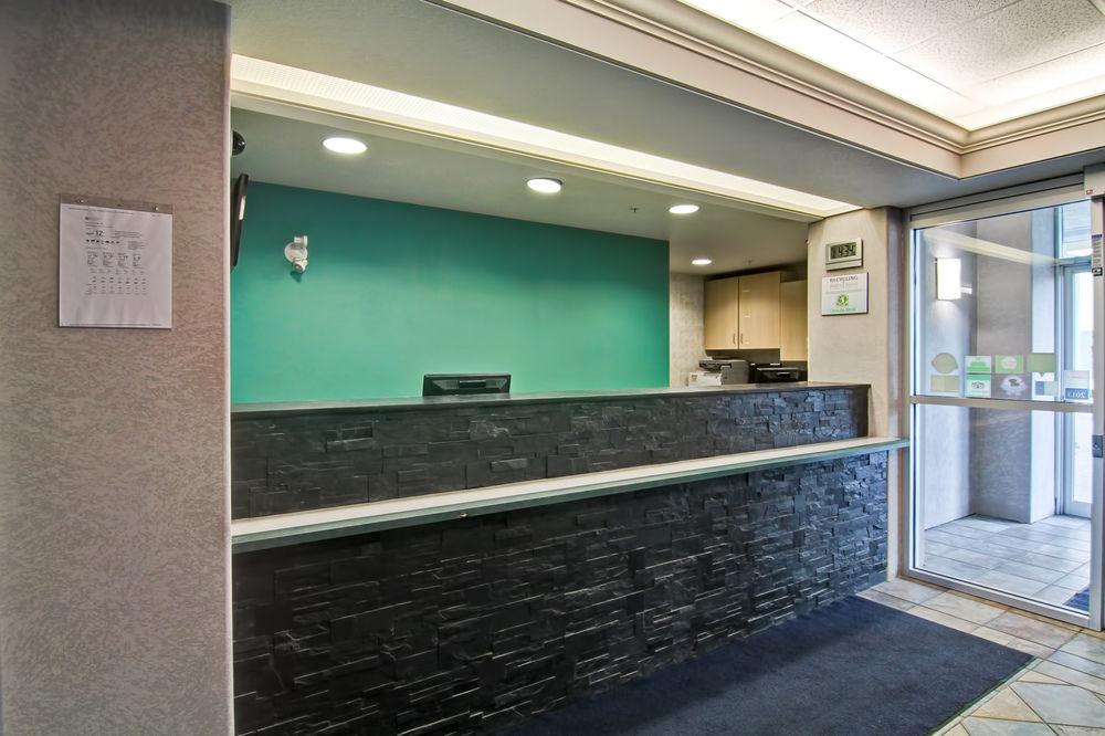 Home Inn Medicine Hat Exterior foto