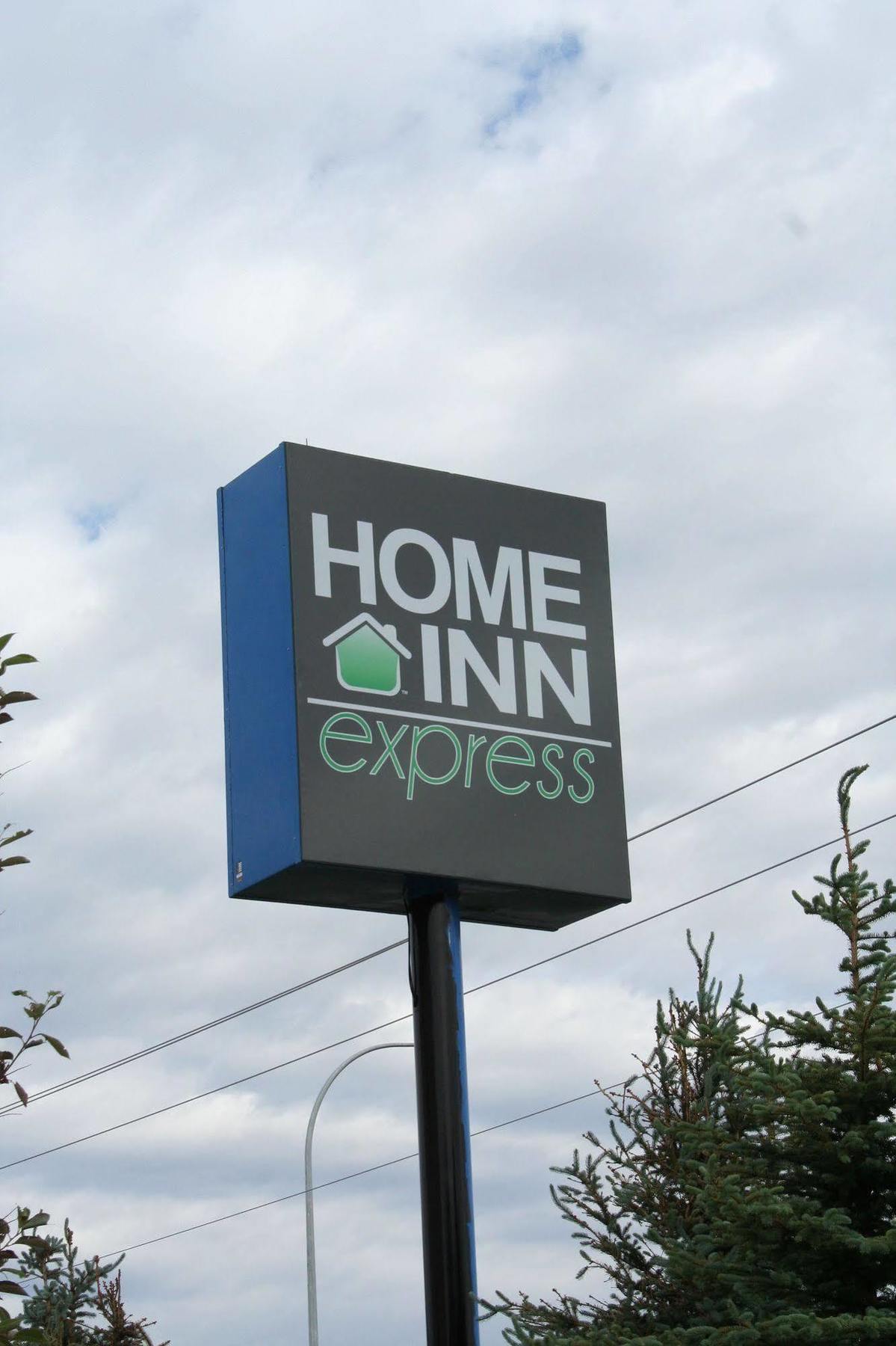 Home Inn Medicine Hat Exterior foto