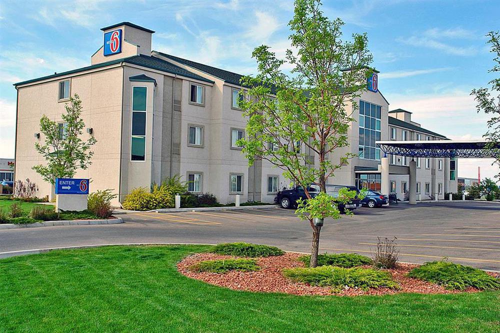 Home Inn Medicine Hat Exterior foto